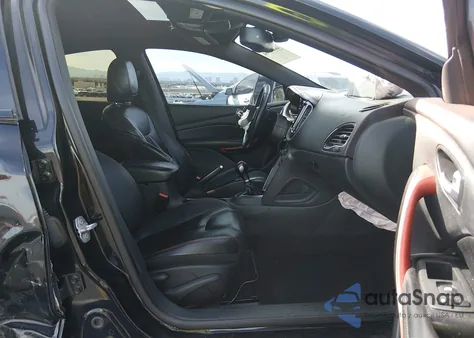 2015 Dodge Dart Gt z USA, uszkodzony, nr VIN 1C3CDFEB5FD213031